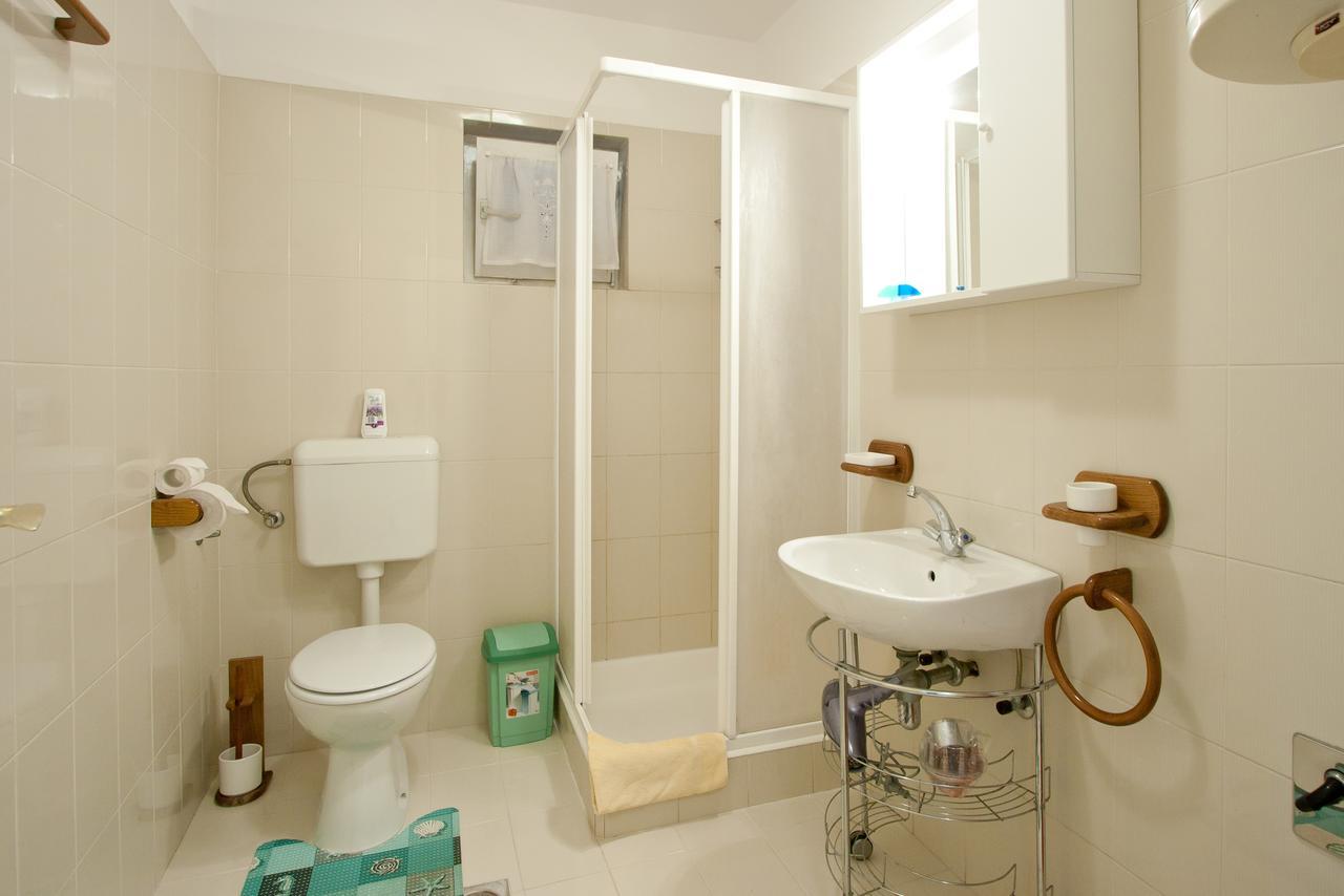 Apartments Neda 포레치 외부 사진