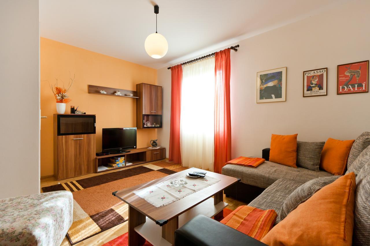Apartments Neda 포레치 외부 사진